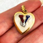 Vintage WWII Victory Sweetheart Locket