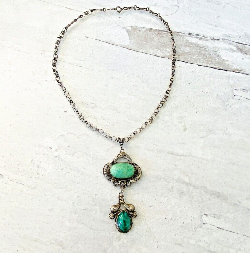 Unsigned Peruzzi Filigree Pendant Necklace Chrysoprase Green Mottled Glass Cabs