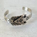 Fred Harvey Era Sterling Silver Arrow Cuff Navajo Navajo Bracelet Hand Stamped Cross