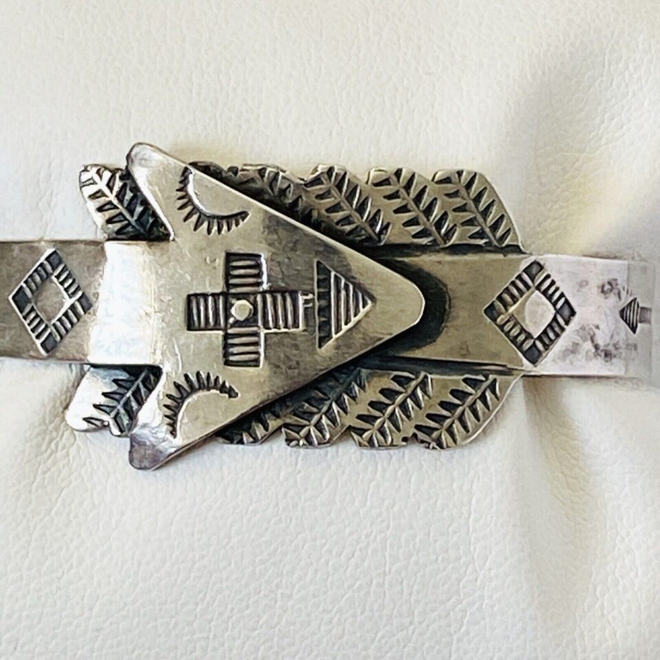 Fred Harvey Era Sterling Silver Arrow Cuff Navajo Navajo Bracelet Hand Stamped Cross