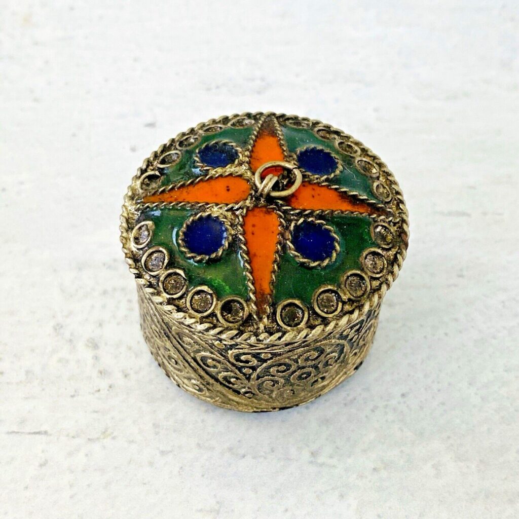 Stamped Metal Enamel White Brass Pill Box Pendant Trinket Ring Round Silver Tone