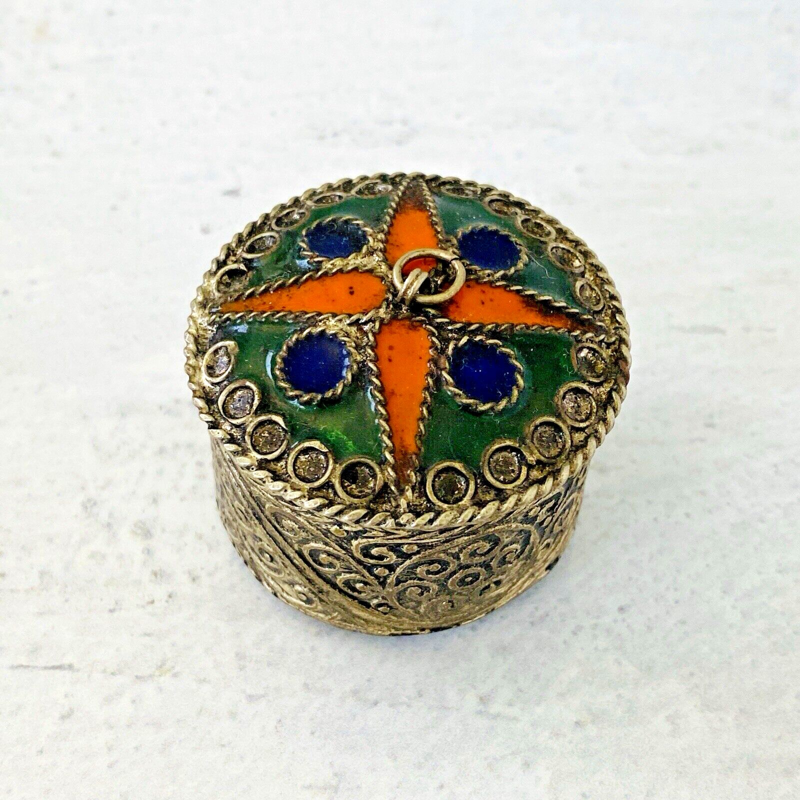 Stamped Metal Enamel White Brass Pill Box Pendant Trinket Ring Round Silver Tone