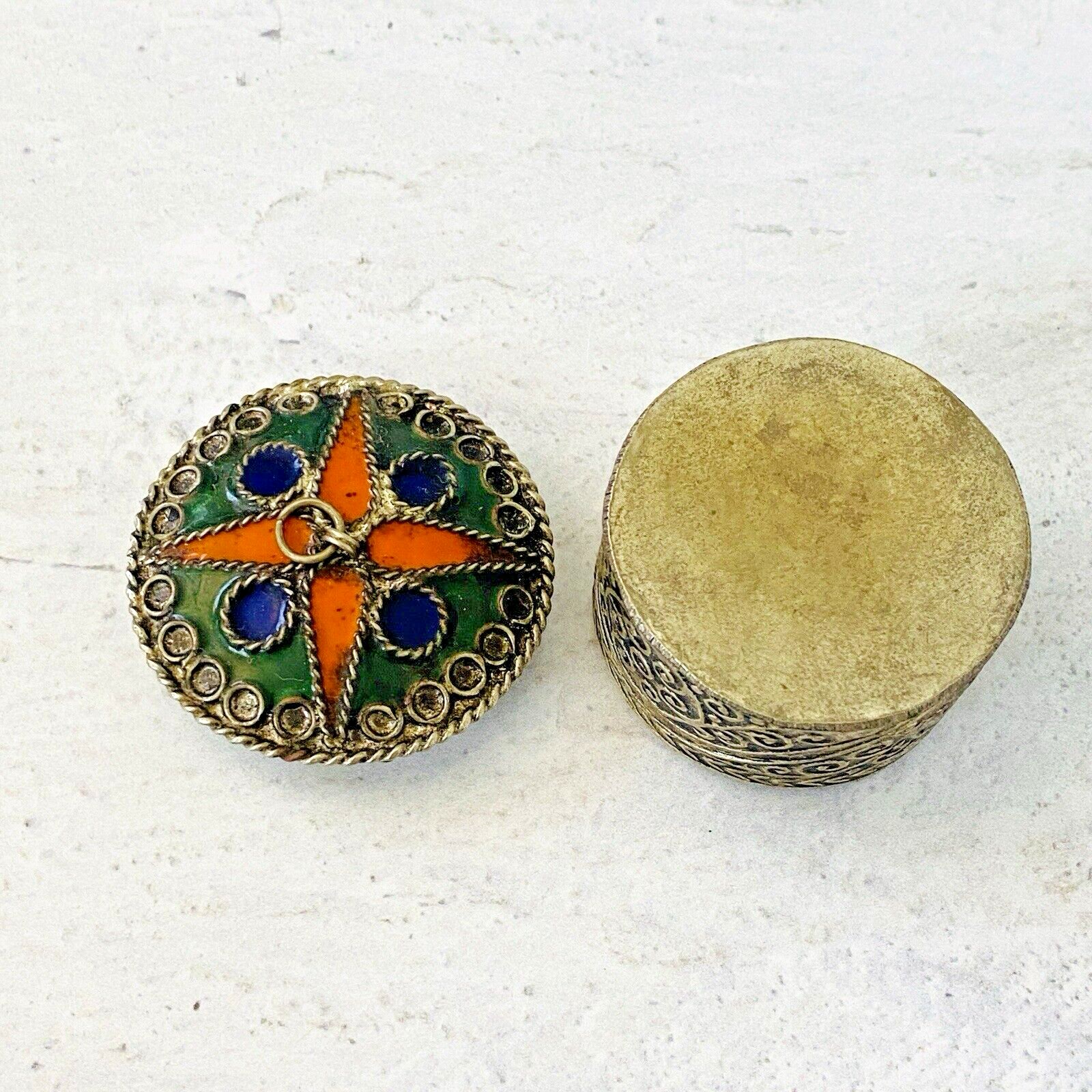 Stamped Metal Enamel White Brass Pill Box Pendant Trinket Ring Round Silver Tone