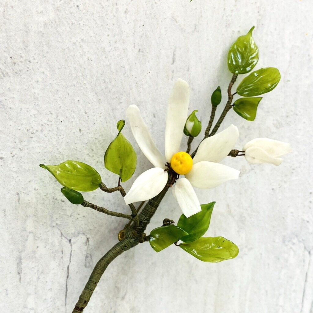 Patê De Verre White Flower Spray Brooc