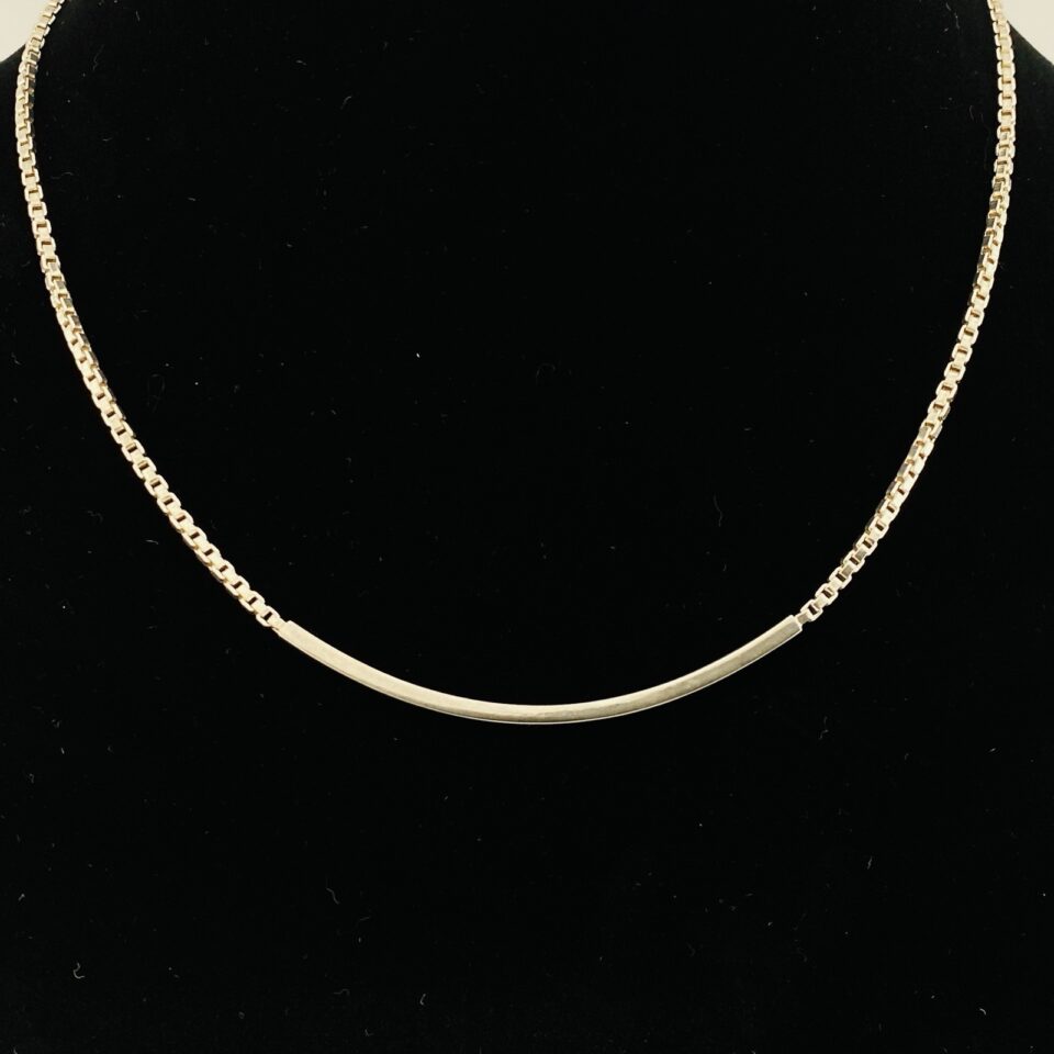 Minimalist Curved Bar Necklace