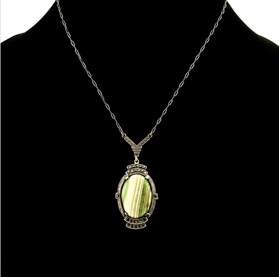 Art Deco Natural Green Banded Agate Lavalier Necklace