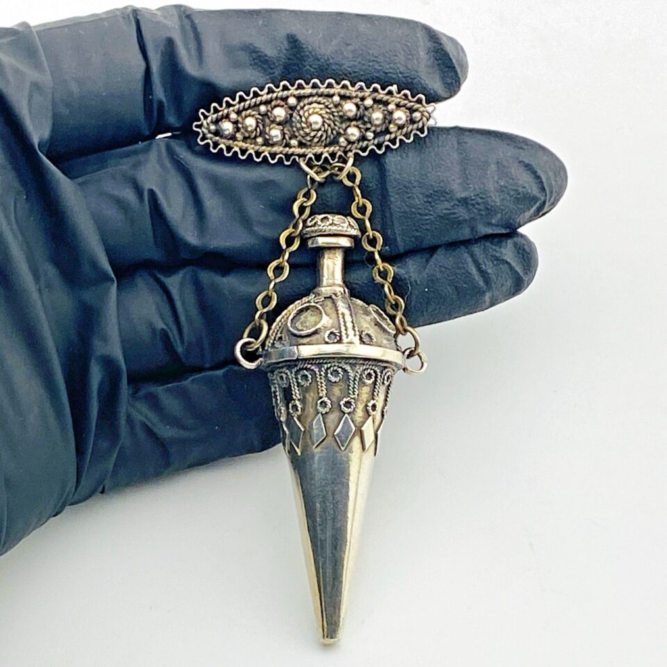 Vintage 900 Silver Perfume Bottle Brooch Vinaigrette Pendant Ornate Wire Work
