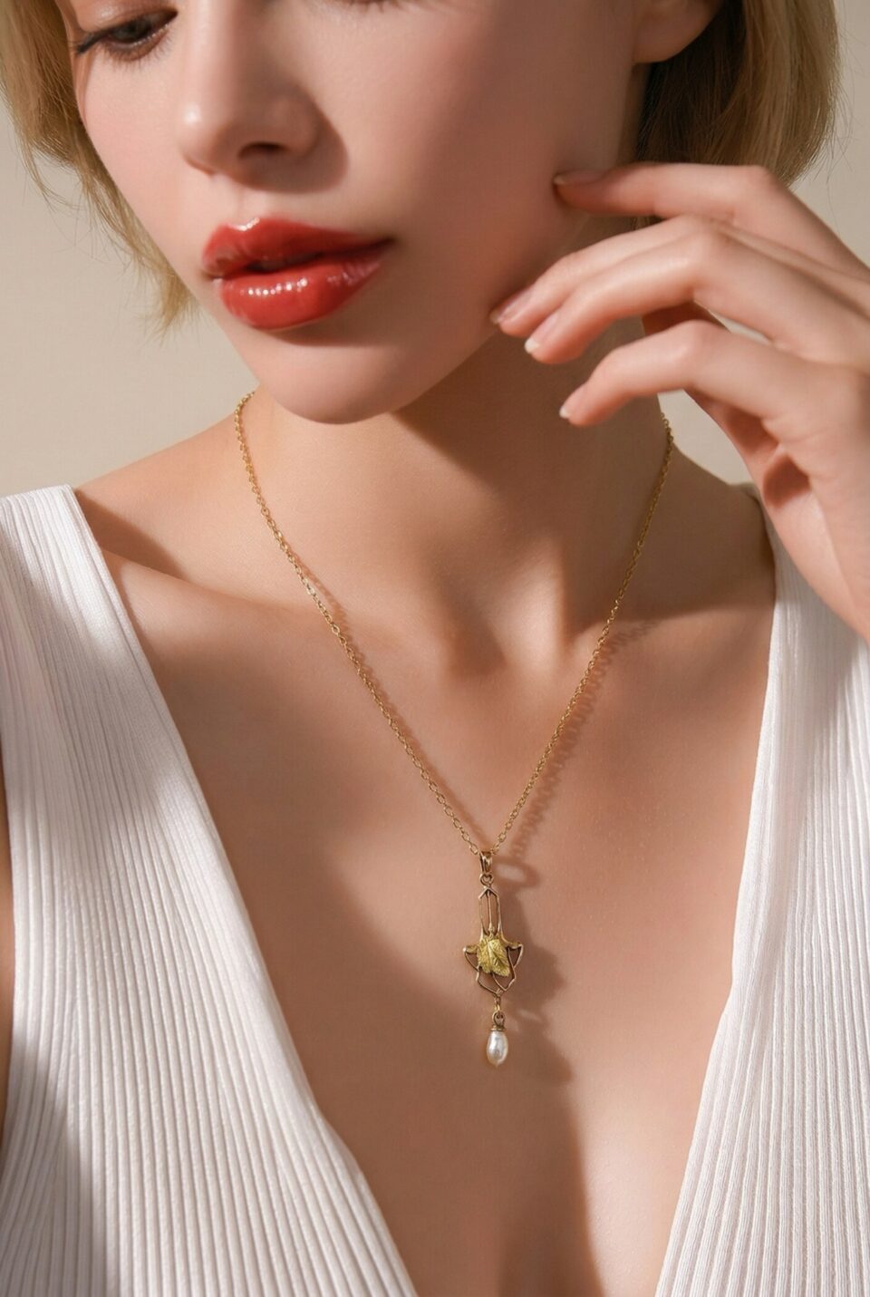 Art Nouveau Lavalier Pendant Necklace