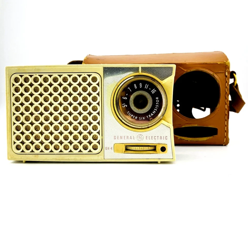 GE Super Six Transistor Radio P790B Vintage w Case Untested For Repair