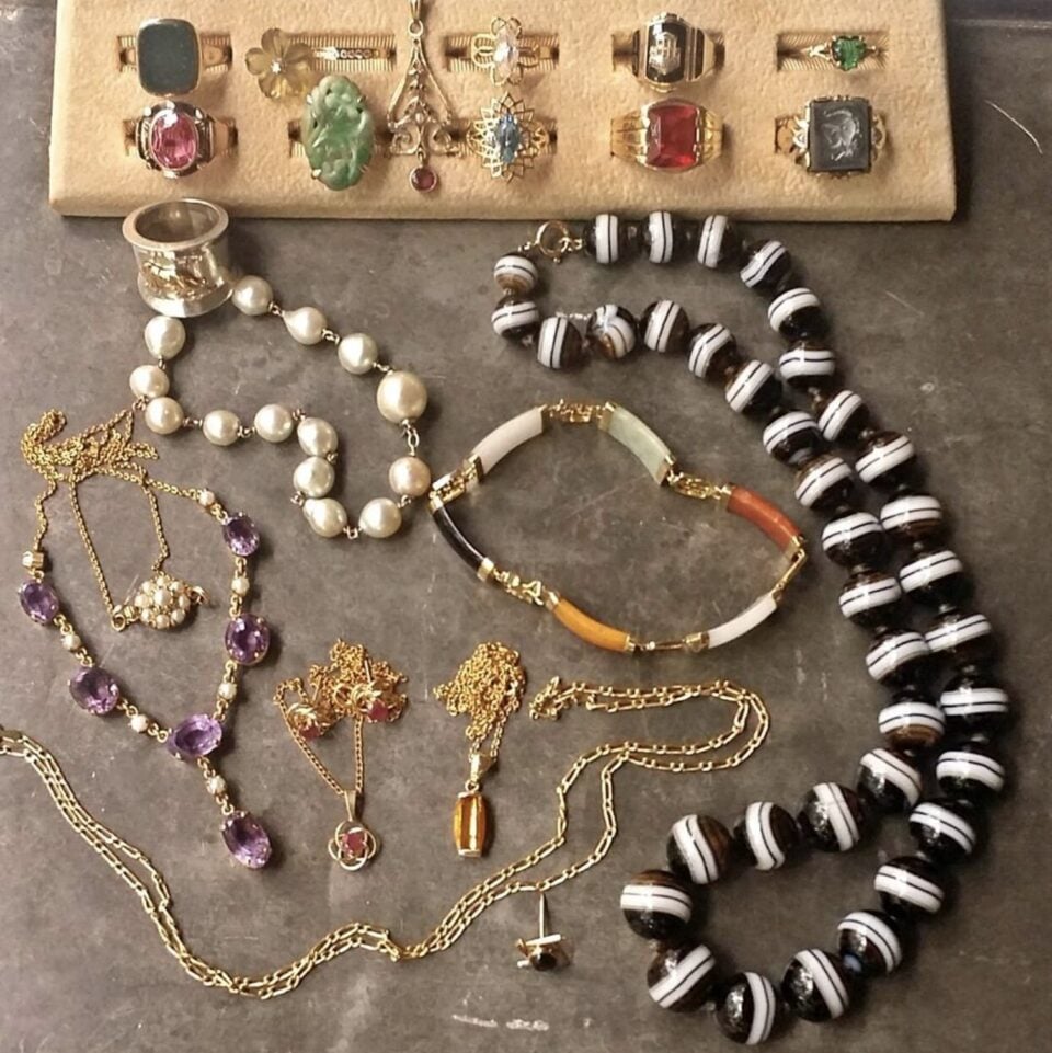 Estate jewelry collection -collecting antique, estate, and vintage jewelry as an investment.