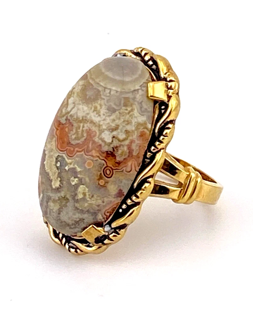 Vintage gold filled Crazy Lace Agate ring with oval cabochon and earthy natural pattern
