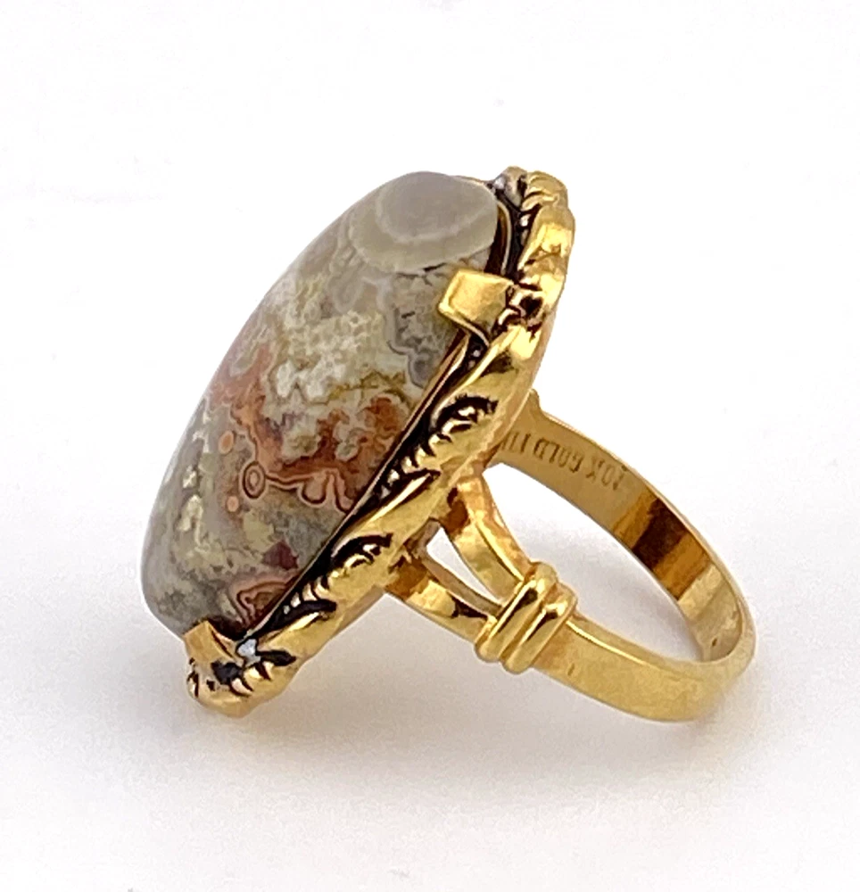 Vintage gold filled Crazy Lace Agate ring with oval cabochon and earthy natural pattern