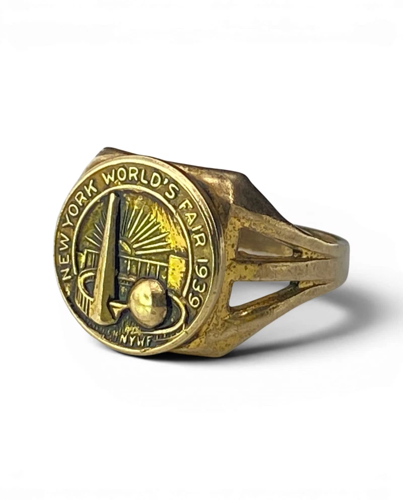 Souvenir 1939 NY Worlds Fair Ring Trylon Perisphere Gold Tone Adjustable Size