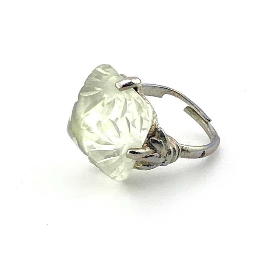 Art Deco clear cut glass sugarloaf cocktail ring with etched sunrise pattern in silver tone setting