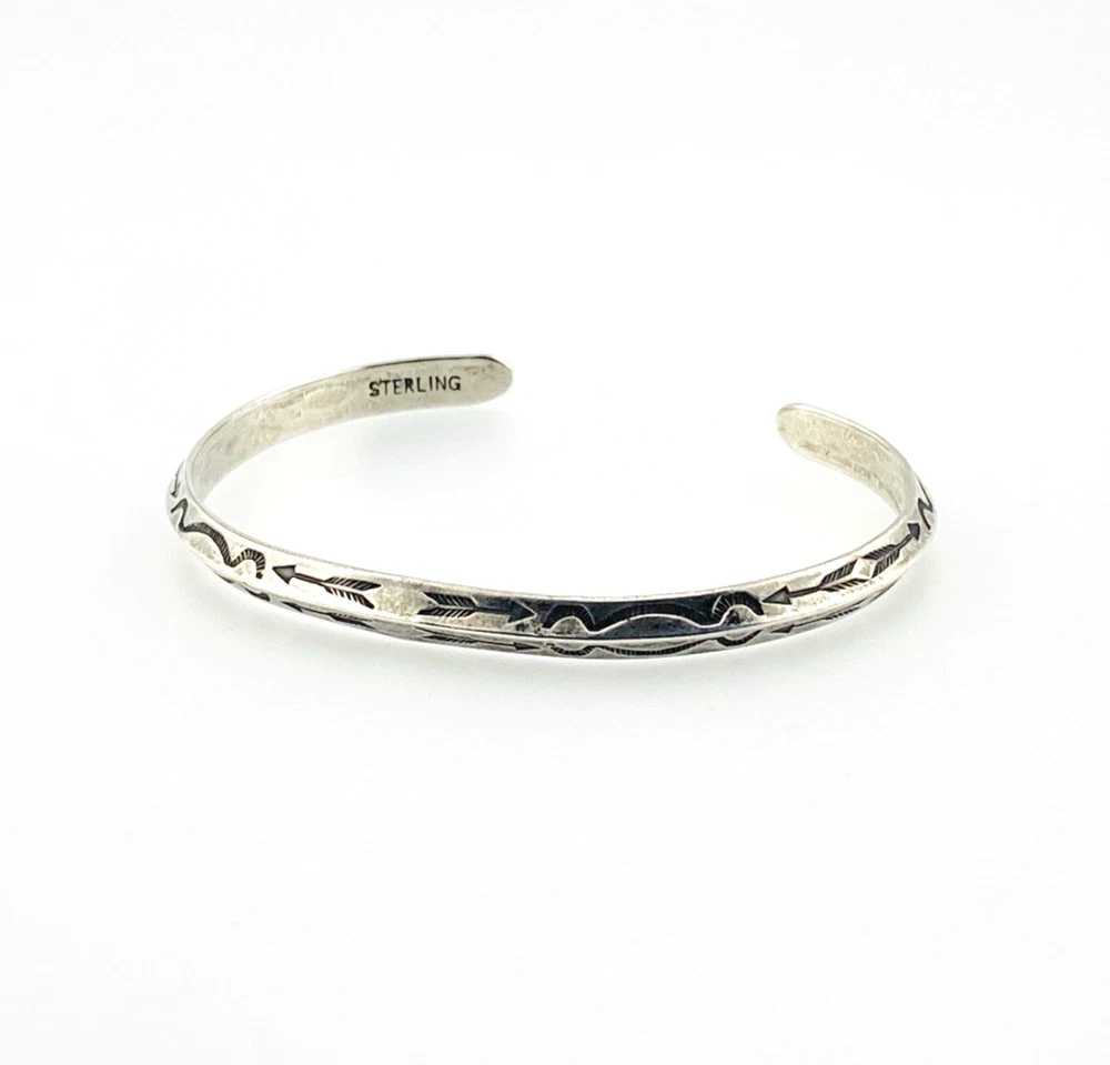 Vintage Navajo Sterling Silver Knife Edge Arrow Cuff Bracelet