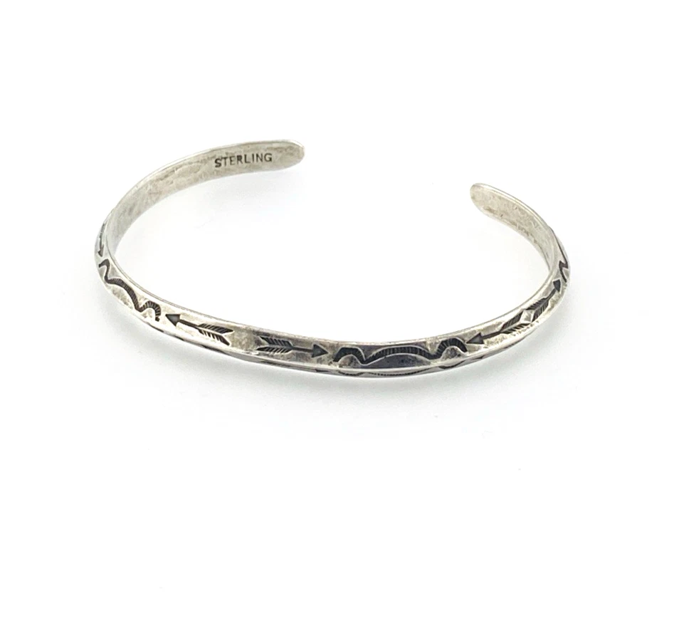 Vintage Navajo Sterling Silver Knife Edge Arrow Cuff Bracelet
