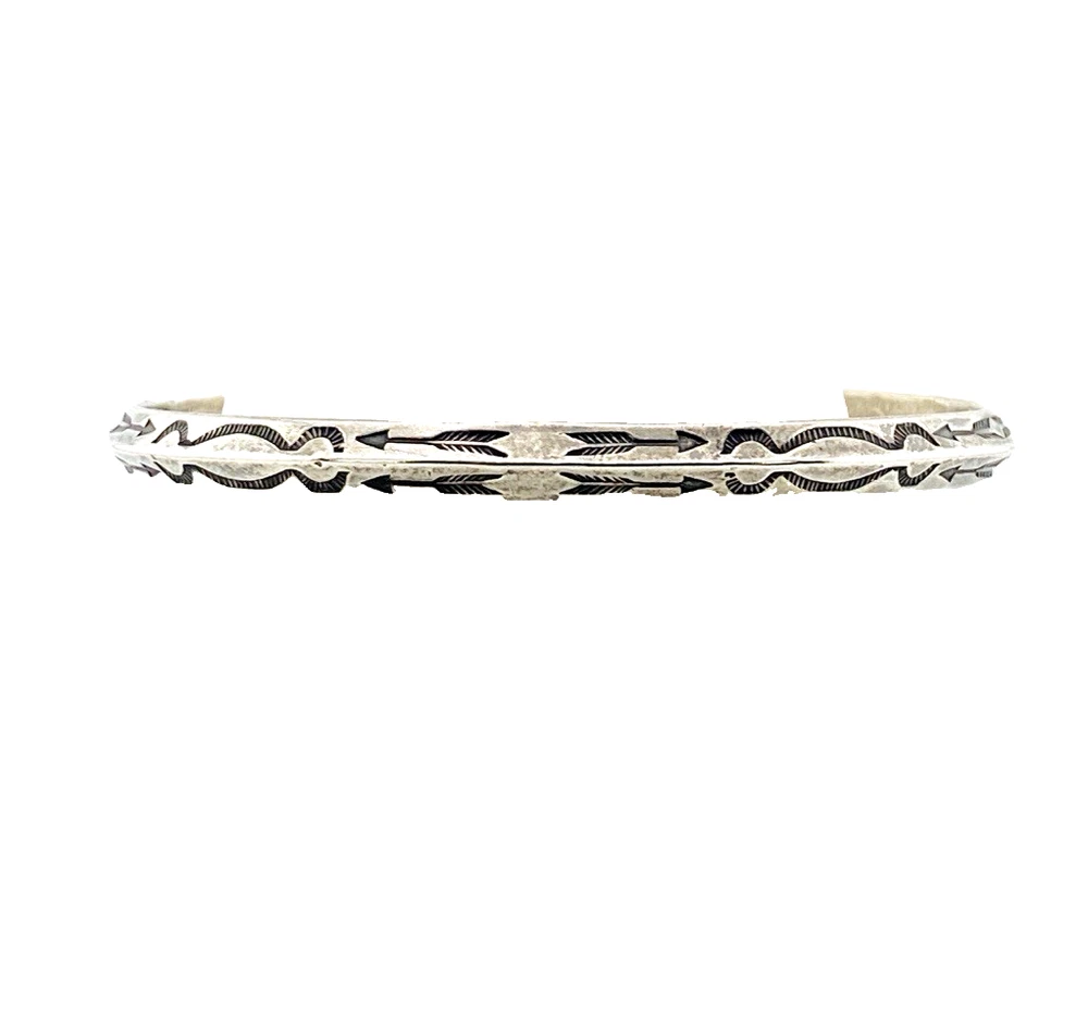 Vintage Navajo Sterling Silver Knife Edge Arrow Cuff Bracelet