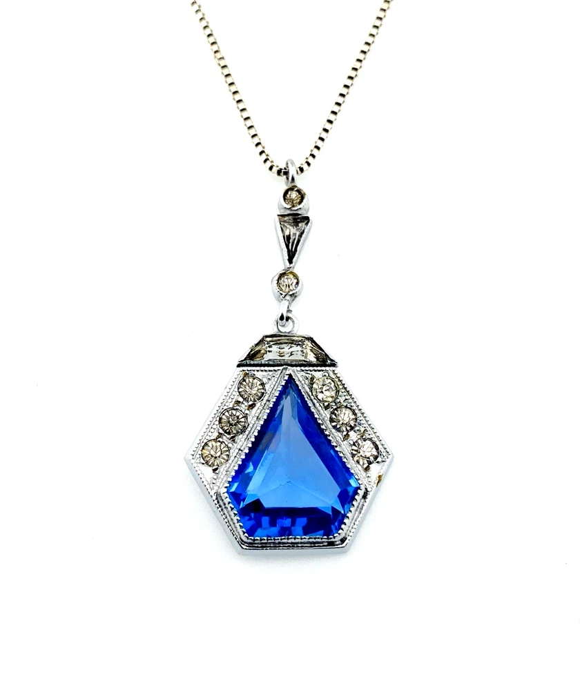 Art Deco Cornflower Blue Glass Lavalier Necklace