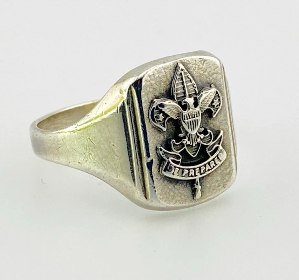 Vintage sterling silver Boy Scouts of America Be Prepared signet ring with Universal Emblem, size 10.25