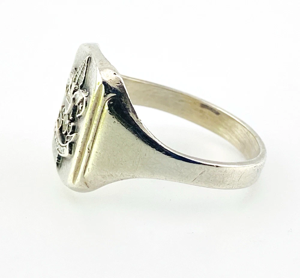 Vintage sterling silver Boy Scouts of America Be Prepared signet ring with Universal Emblem, size 10.25