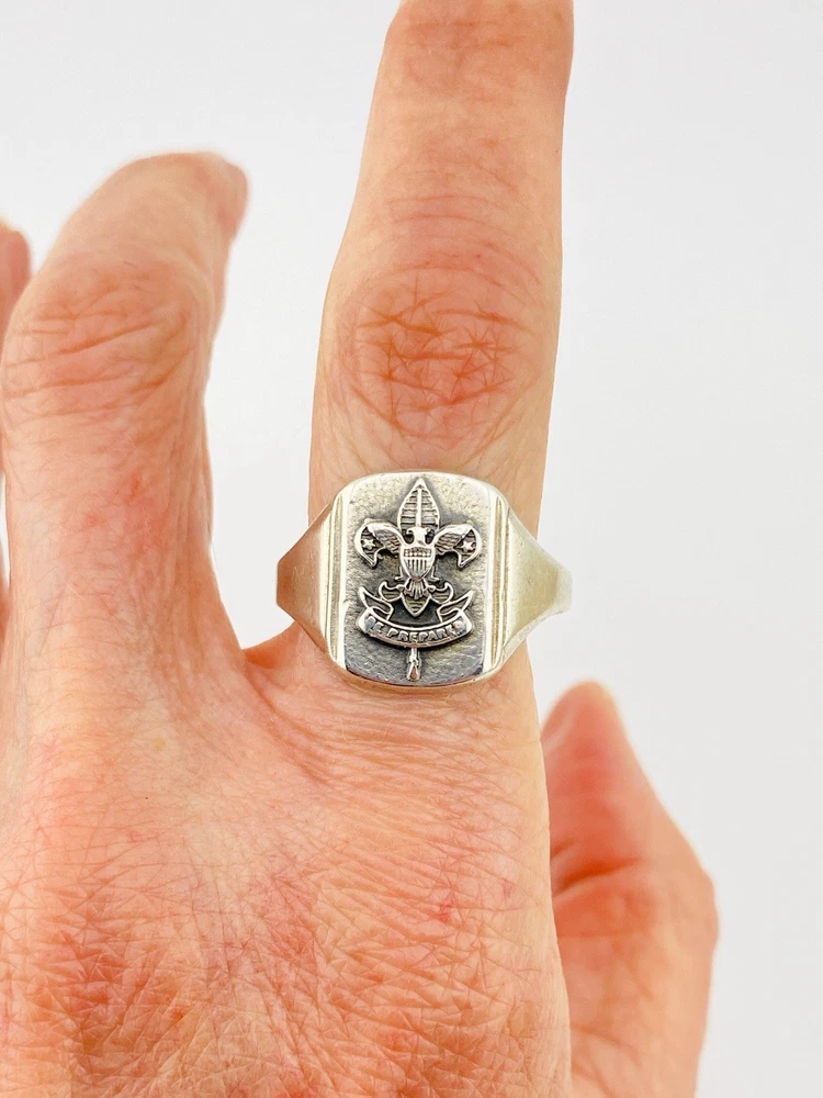 Vintage sterling silver Boy Scouts of America Be Prepared signet ring with Universal Emblem, size 10.25