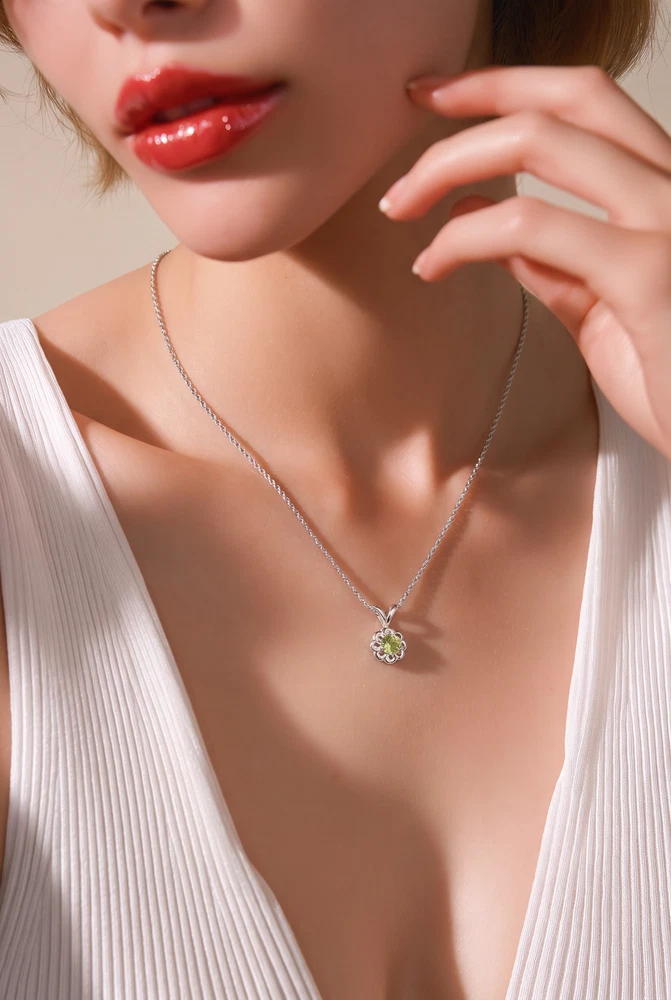 AI-generated styling illustration of the vintage white gold diamond pendant necklace
