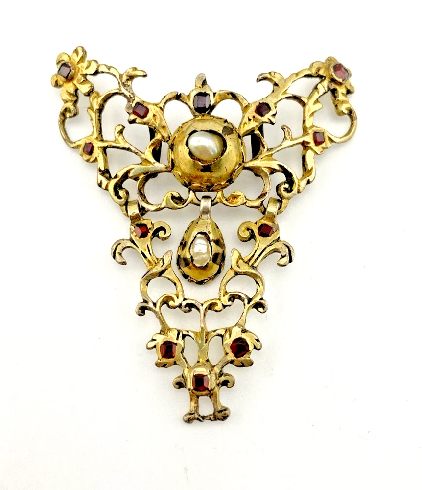 18th-Century Georgian Pearl and Garnet Paste Necklace Center