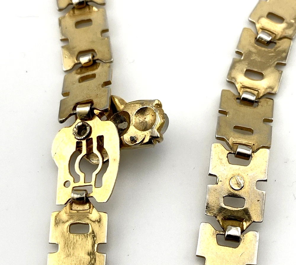Attributed 1948 Alfred Philippe Trifari honeycomb cravat necklace with moonstone glass clasp
