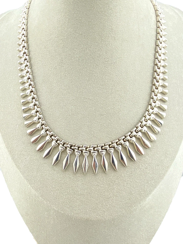 Vintage Italian sterling silver Modernist collar necklace with graduated dimensional spearhead fringe links