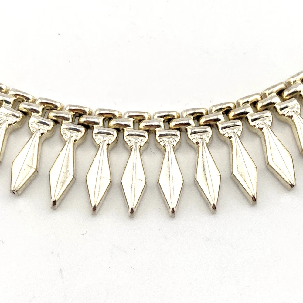 Vintage Italian sterling silver Modernist collar necklace with graduated dimensional spearhead fringe links