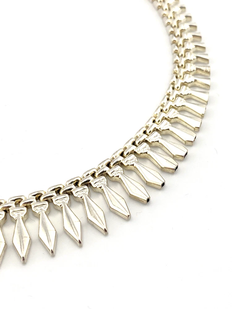 Vintage Italian sterling silver Modernist collar necklace with graduated dimensional spearhead fringe links