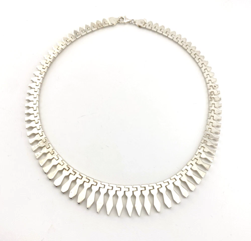 Vintage Italian sterling silver Modernist collar necklace with graduated dimensional spearhead fringe links
