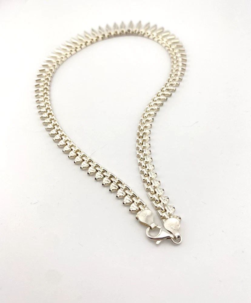 Vintage Italian sterling silver Modernist collar necklace with graduated dimensional spearhead fringe links