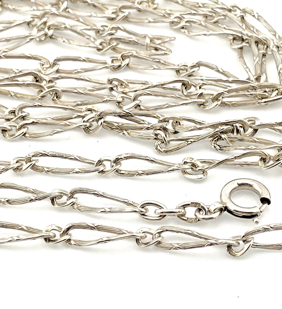 Vintage 800 Silver Sheaf Link Long Guard Chain, 58 Inches - link closed up