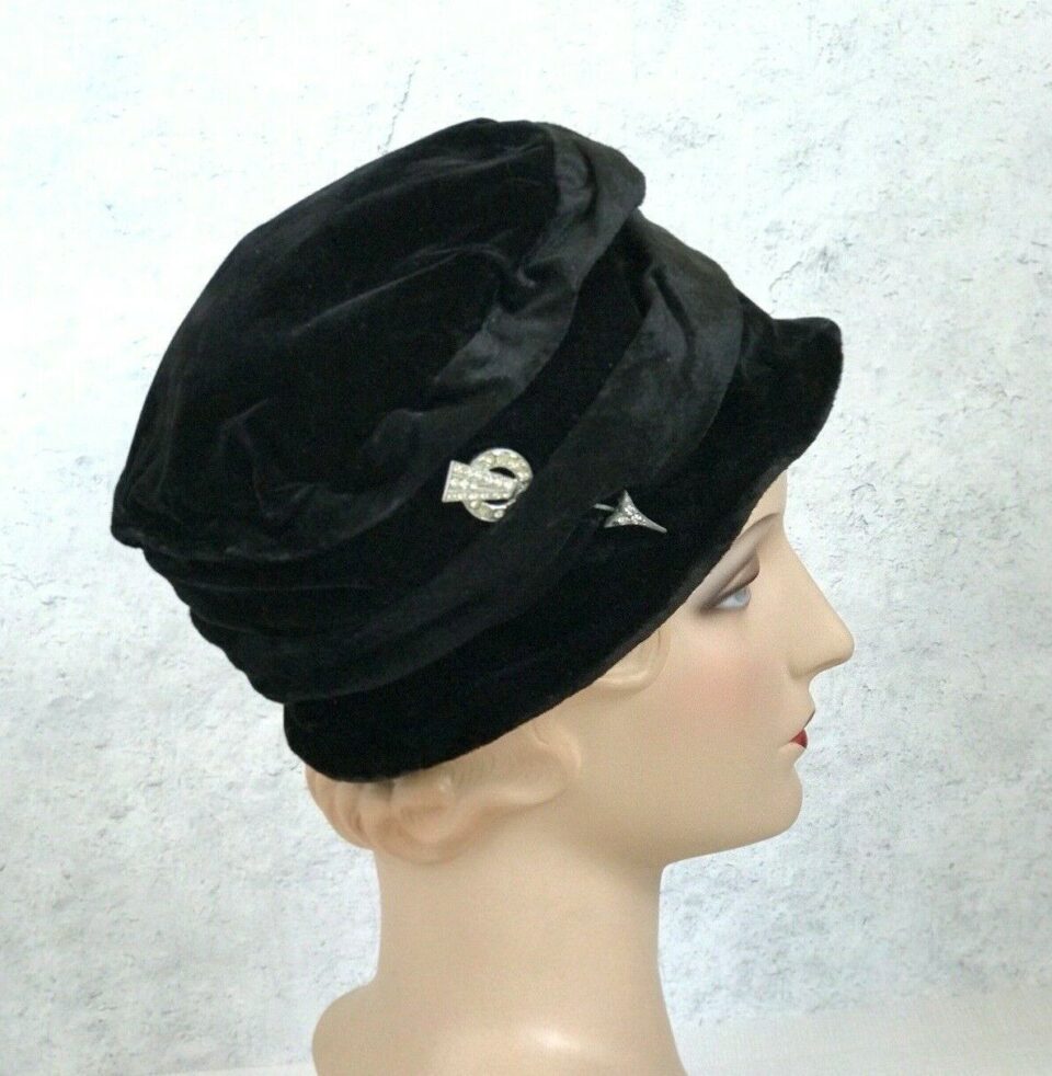 Art Deco Ladies Hat Black Velvet Cloche